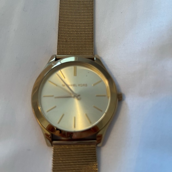 Michael Kors Gold band watch , new battery required - Picture 3 of 6